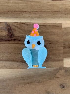 Erstwilder Having a Hoot Brooch owl bird pin NWOT